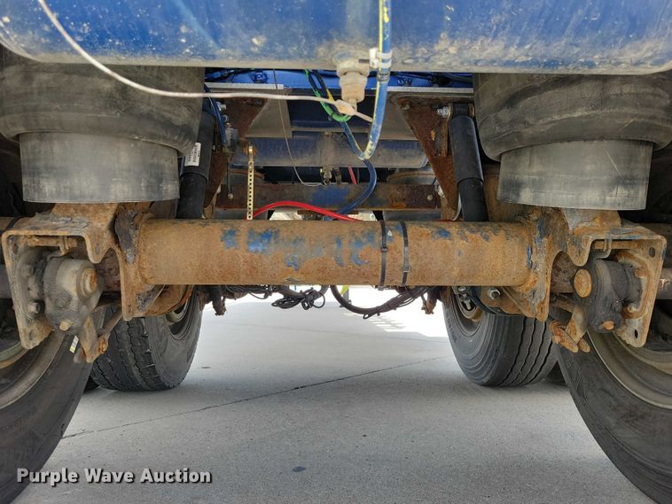image for item EE1003 2005 Heil Fuel Tanker