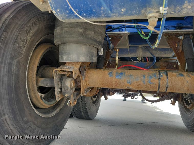 image for item EE1003 2005 Heil Fuel Tanker