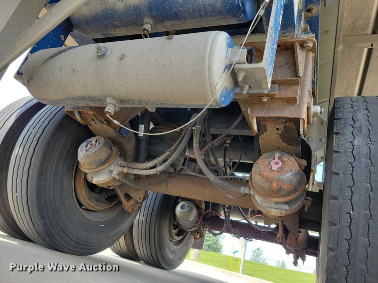 image for item EE1003 2005 Heil Fuel Tanker