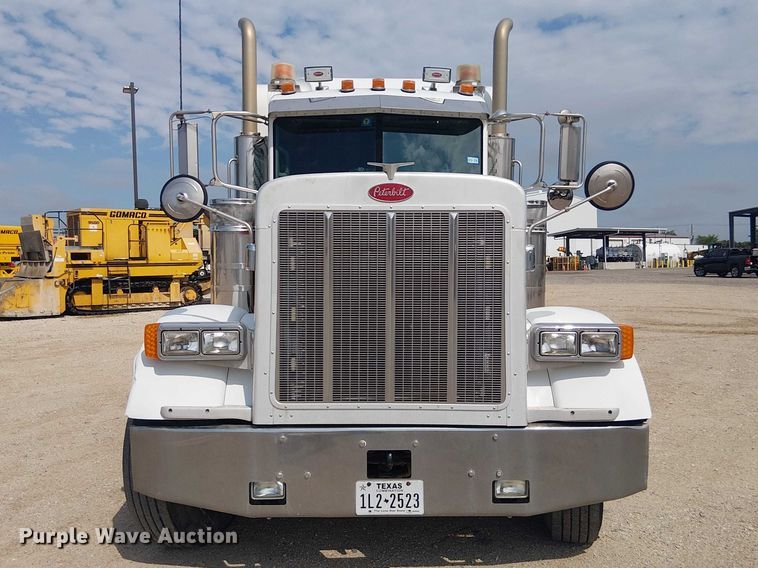 image for item EE1478 2006 Peterbilt 379 semi truck