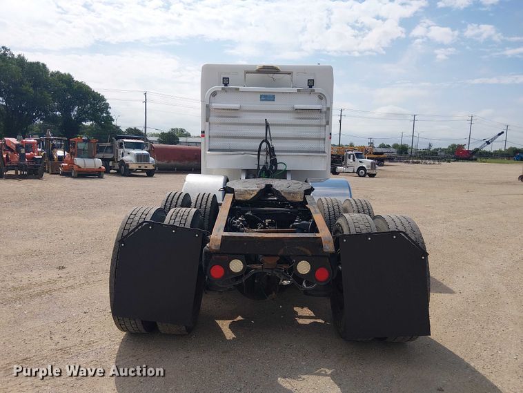 image for item EE1478 2006 Peterbilt 379 semi truck