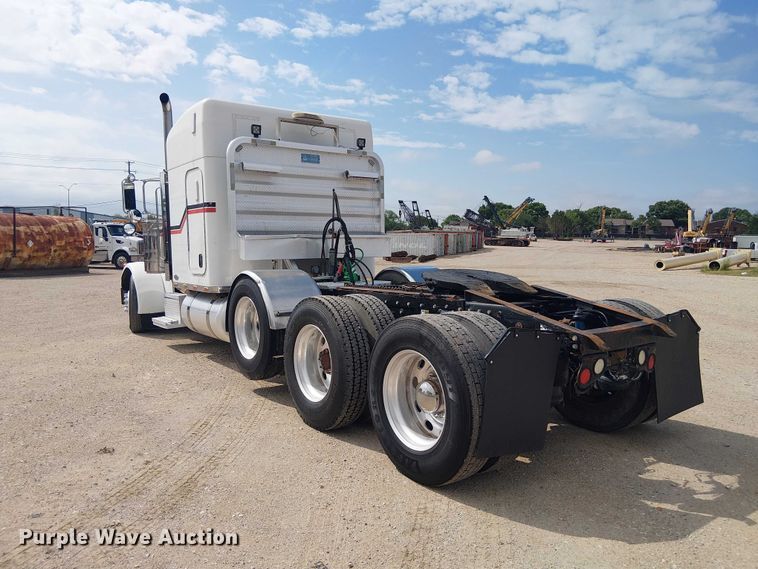 image for item EE1478 2006 Peterbilt 379 semi truck