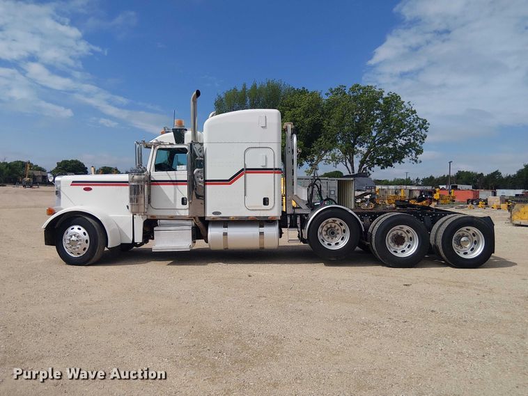 image for item EE1478 2006 Peterbilt 379 semi truck