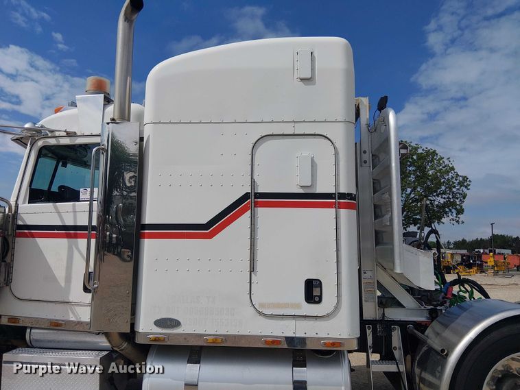 image for item EE1478 2006 Peterbilt 379 semi truck