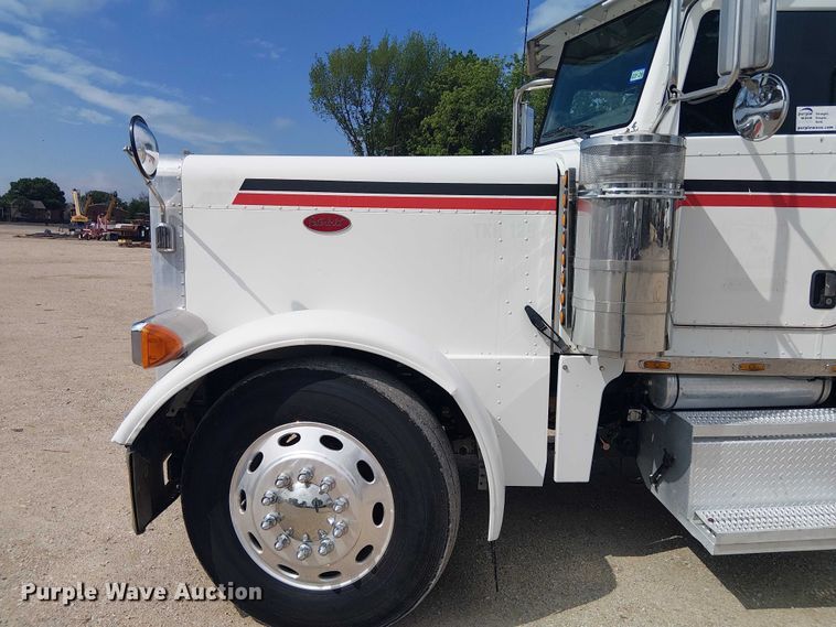 image for item EE1478 2006 Peterbilt 379 semi truck