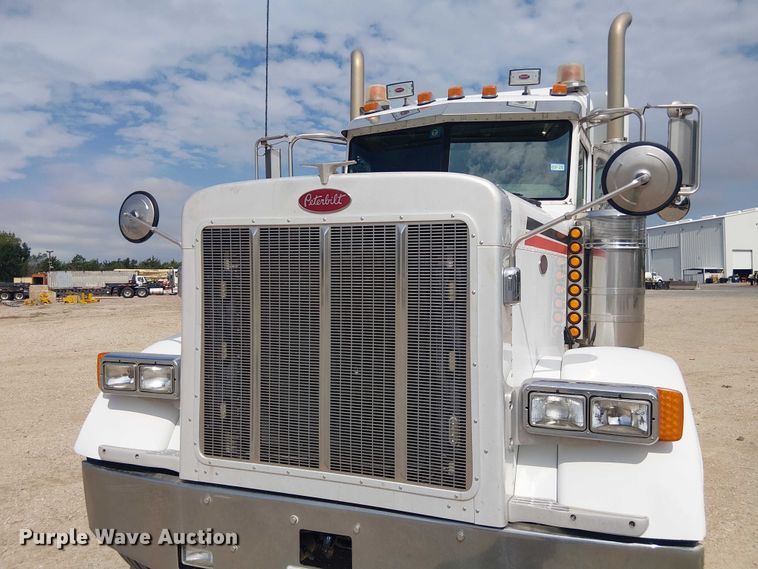 image for item EE1478 2006 Peterbilt 379 semi truck