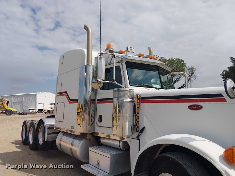 image for item EE1478 2006 Peterbilt 379 semi truck