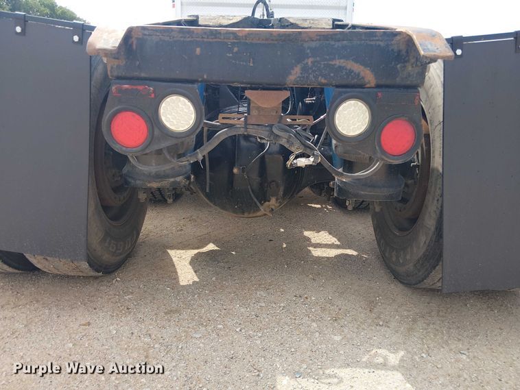 image for item EE1478 2006 Peterbilt 379 semi truck