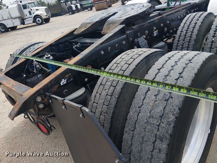 image for item EE1478 2006 Peterbilt 379 semi truck