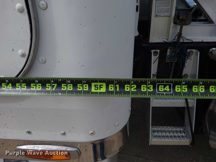 image for item EE1478 2006 Peterbilt 379 semi truck