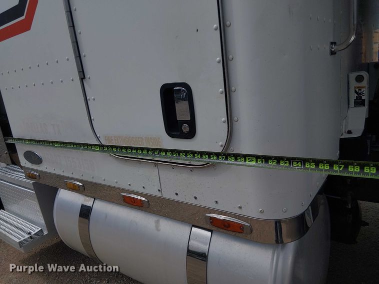 image for item EE1478 2006 Peterbilt 379 semi truck