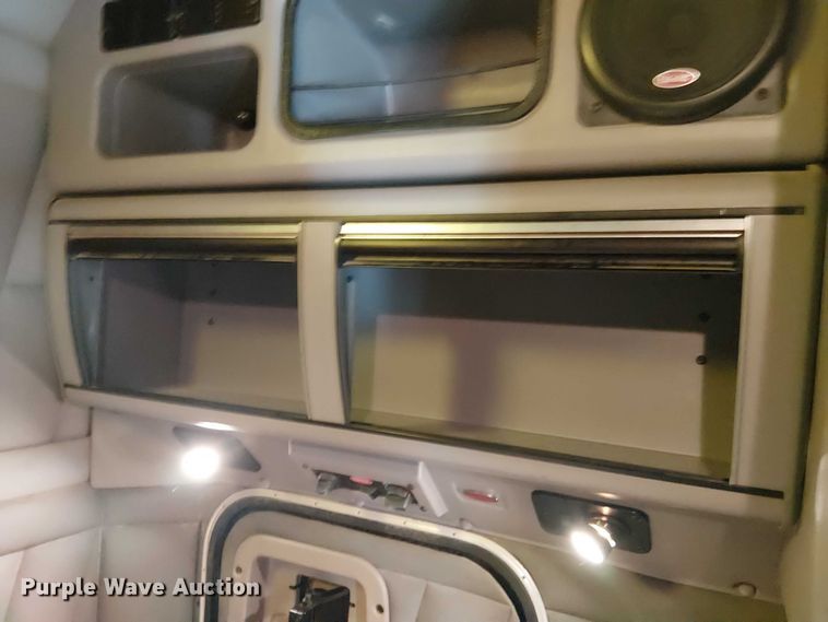 image for item EE1478 2006 Peterbilt 379 semi truck