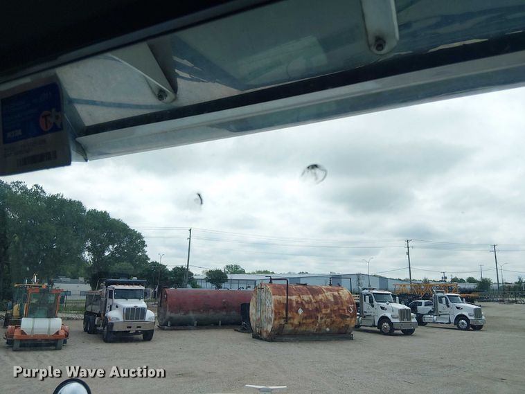 image for item EE1478 2006 Peterbilt 379 semi truck