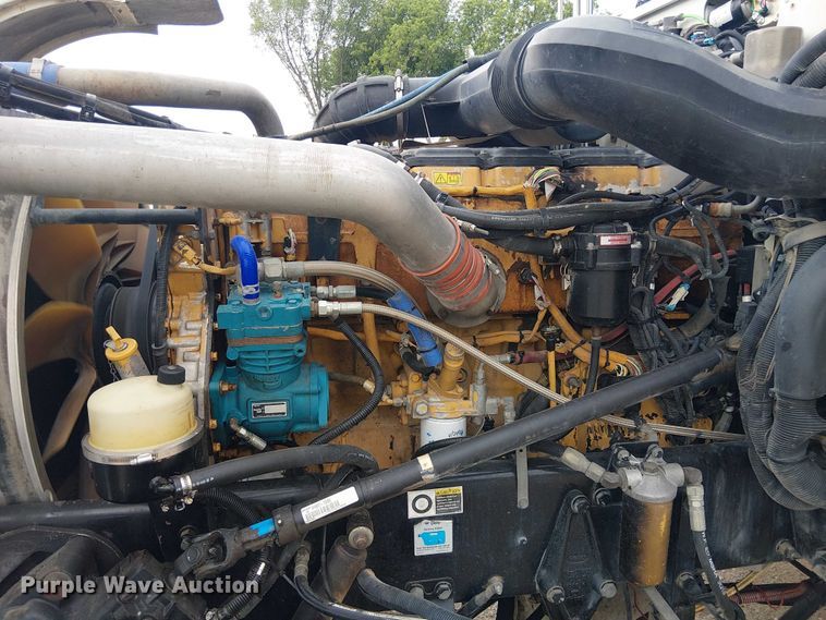 image for item EE1478 2006 Peterbilt 379 semi truck