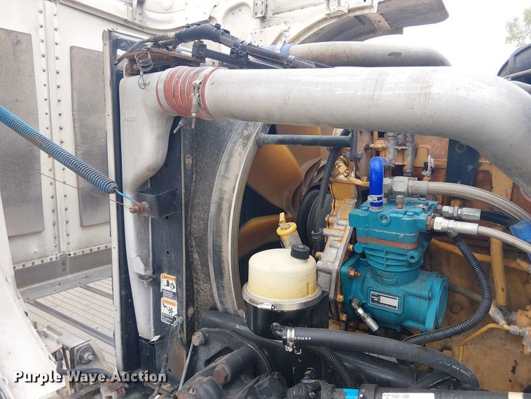 image for item EE1478 2006 Peterbilt 379 semi truck