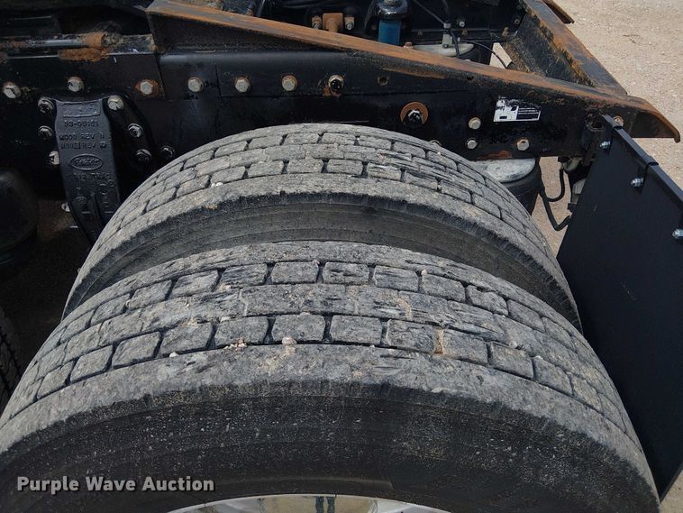 image for item EE1478 2006 Peterbilt 379 semi truck