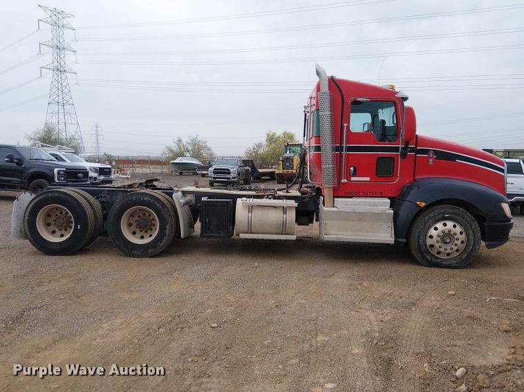 image for item EE5244 2013 Kenworth T660 semi truck