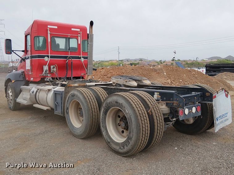 image for item EE5244 2013 Kenworth T660 semi truck