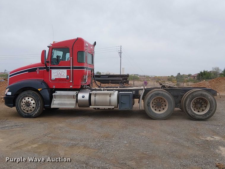 image for item EE5244 2013 Kenworth T660 semi truck
