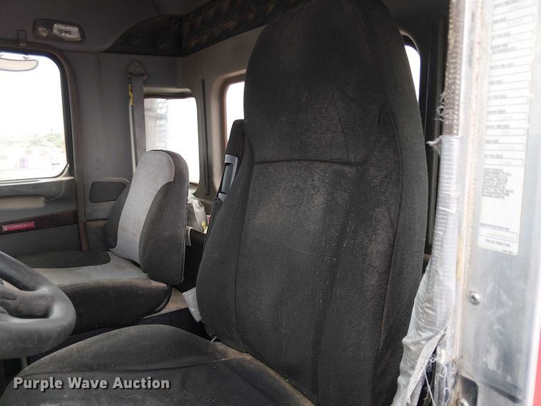 image for item EE5244 2013 Kenworth T660 semi truck