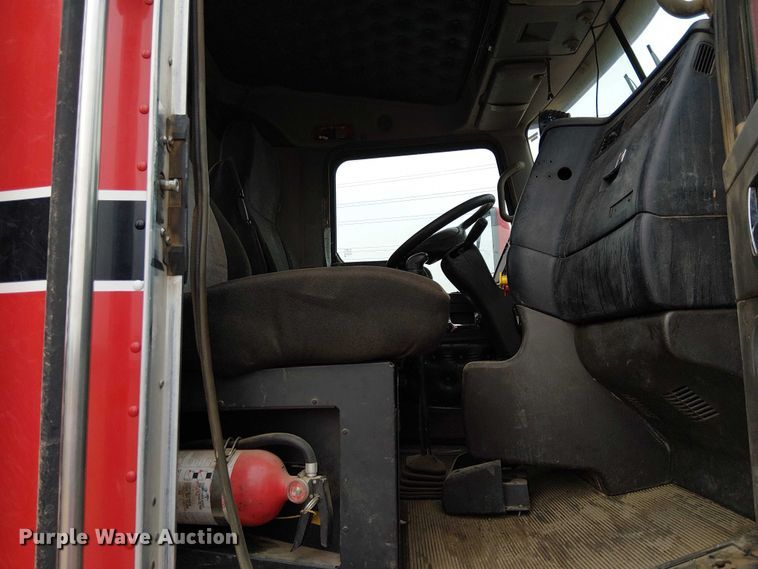 image for item EE5244 2013 Kenworth T660 semi truck