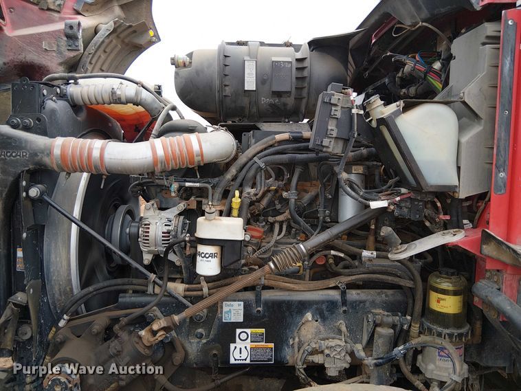image for item EE5244 2013 Kenworth T660 semi truck