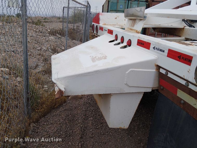 image for item EE5245 2016 Semiremolques El Puma bottom dump trailer