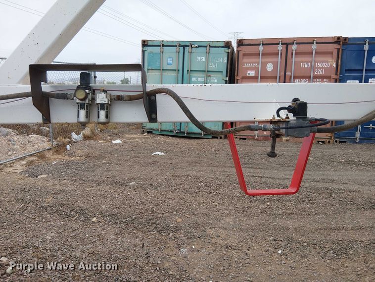 image for item EE5245 2016 Semiremolques El Puma bottom dump trailer