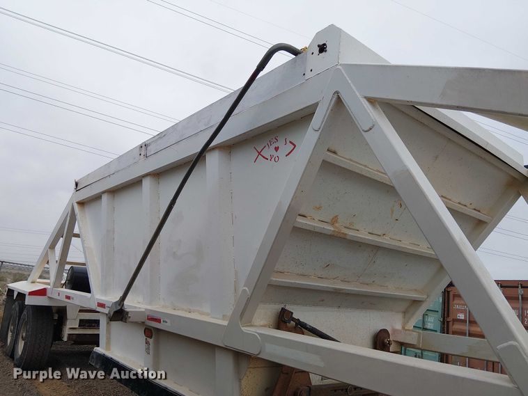 image for item EE5245 2016 Semiremolques El Puma bottom dump trailer