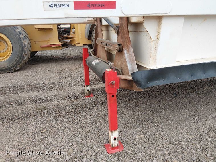 image for item EE5245 2016 Semiremolques El Puma bottom dump trailer