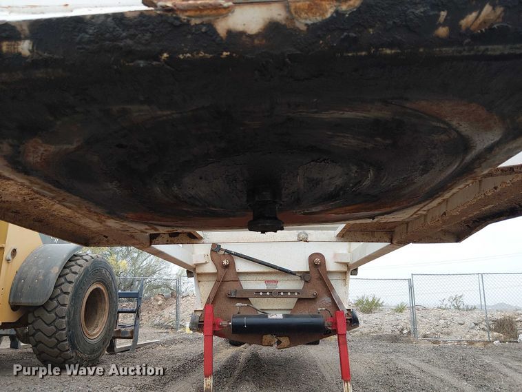 image for item EE5245 2016 Semiremolques El Puma bottom dump trailer