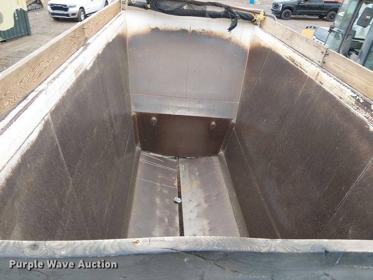image for item EE5245 2016 Semiremolques El Puma bottom dump trailer