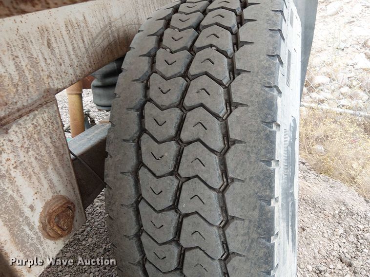 image for item EE5245 2016 Semiremolques El Puma bottom dump trailer