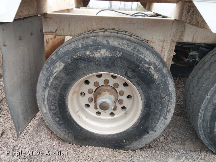image for item EE5245 2016 Semiremolques El Puma bottom dump trailer