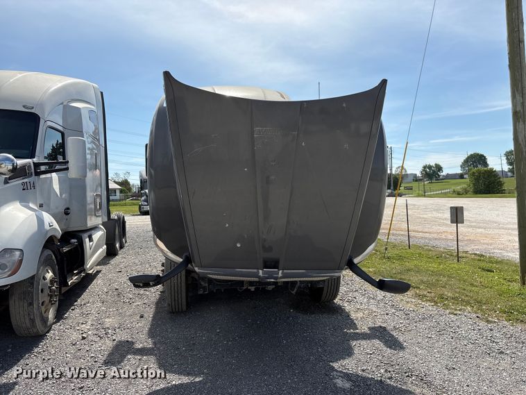 image for item EF1091 2016 Kenworth T680 semi truck