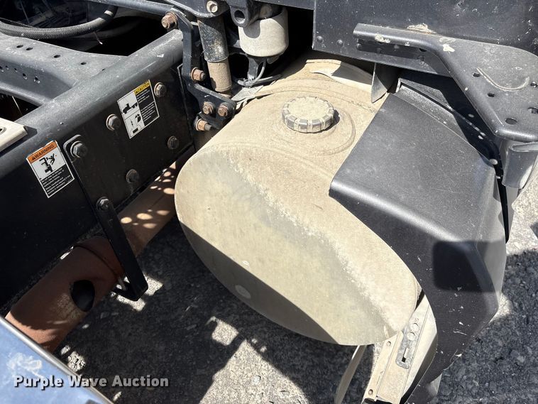 image for item EF1091 2016 Kenworth T680 semi truck
