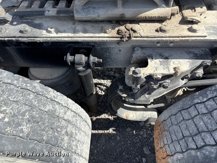 image for item EF1091 2016 Kenworth T680 semi truck
