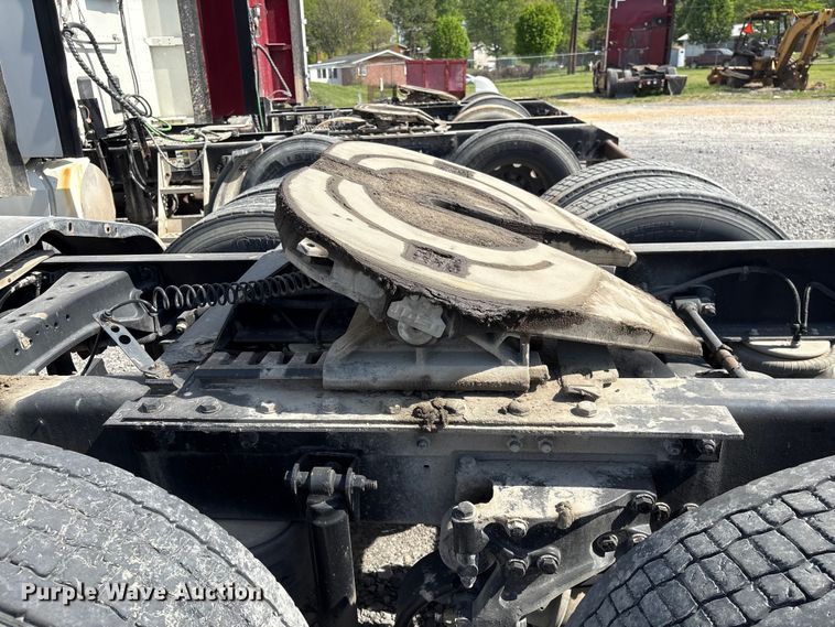 image for item EF1091 2016 Kenworth T680 semi truck