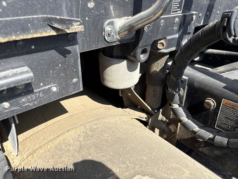 image for item EF1091 2016 Kenworth T680 semi truck