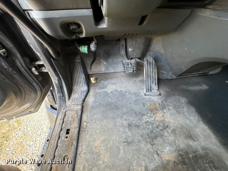 image for item EF1091 2016 Kenworth T680 semi truck
