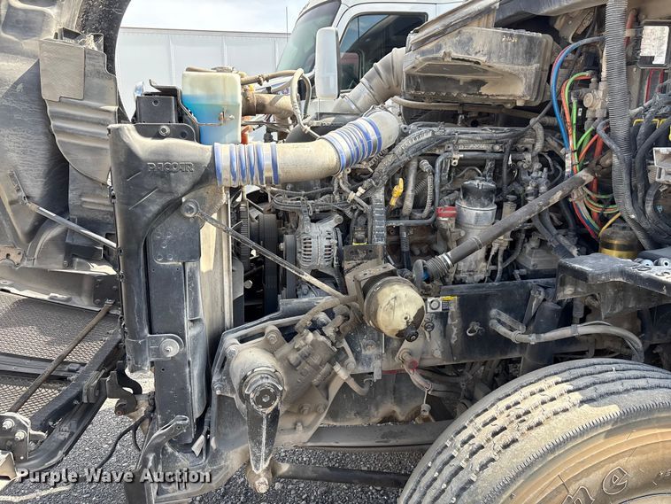 image for item EF1091 2016 Kenworth T680 semi truck