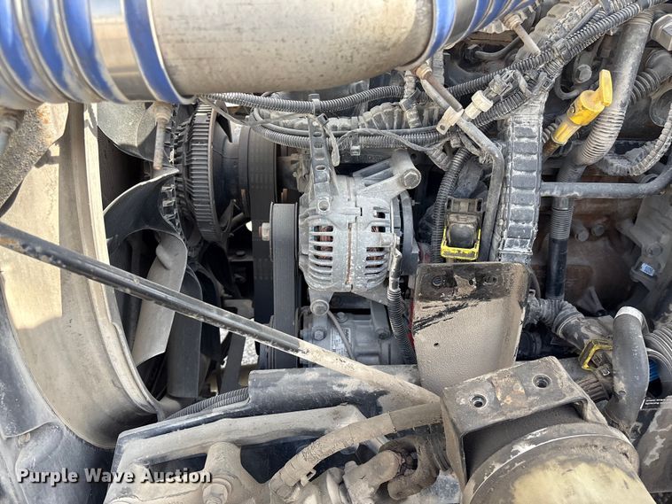 image for item EF1091 2016 Kenworth T680 semi truck