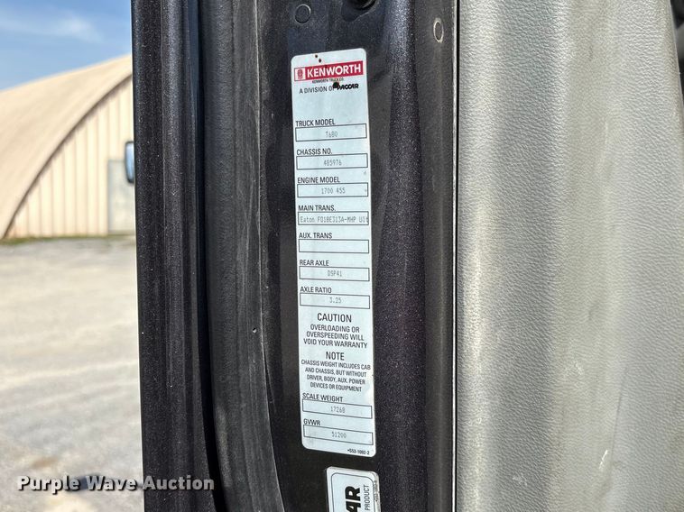 image for item EF1091 2016 Kenworth T680 semi truck