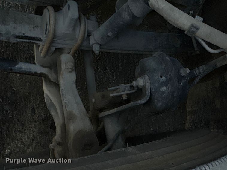 image for item EF1092 2015 Kenworth T680 semi truck