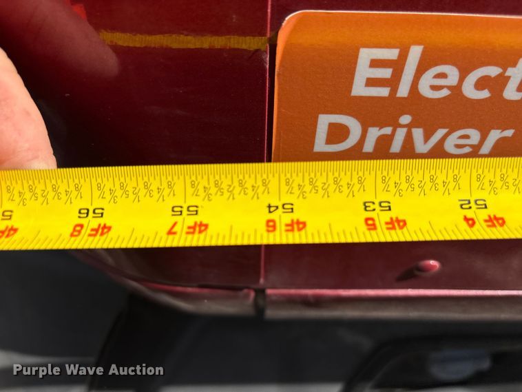 image for item EF1092 2015 Kenworth T680 semi truck