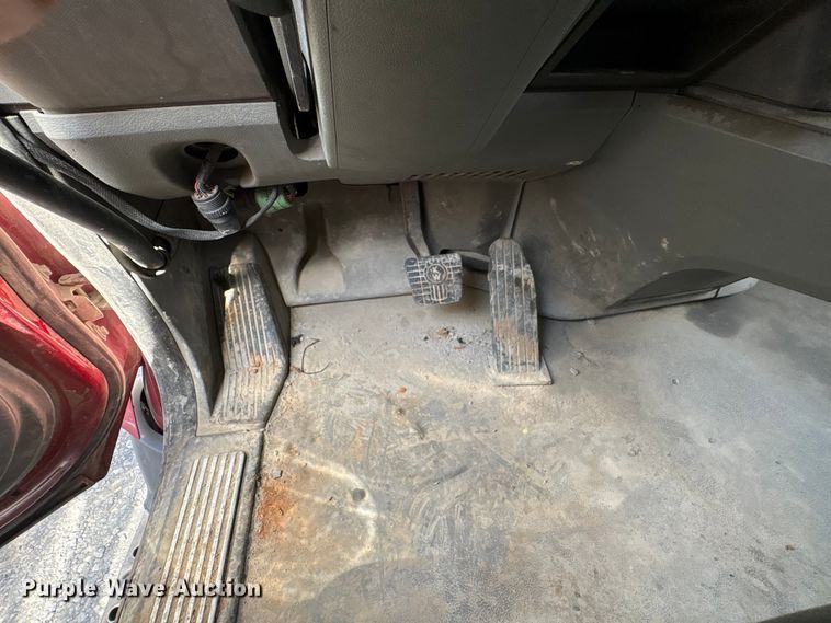 image for item EF1092 2015 Kenworth T680 semi truck