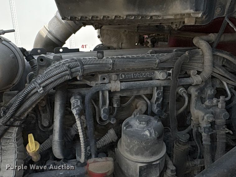 image for item EF1092 2015 Kenworth T680 semi truck