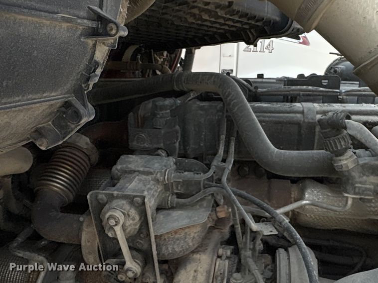 image for item EF1092 2015 Kenworth T680 semi truck