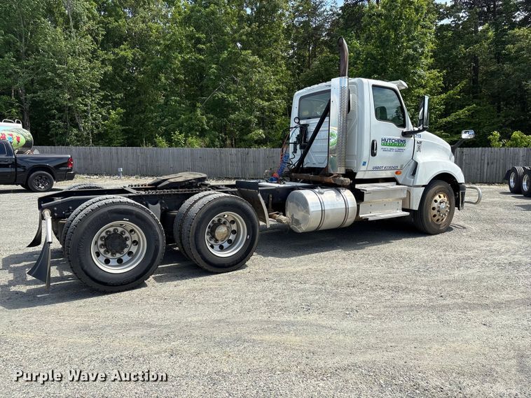 image for item EF1150 2018 International LT625 semi truck