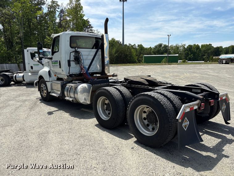 image for item EF1150 2018 International LT625 semi truck